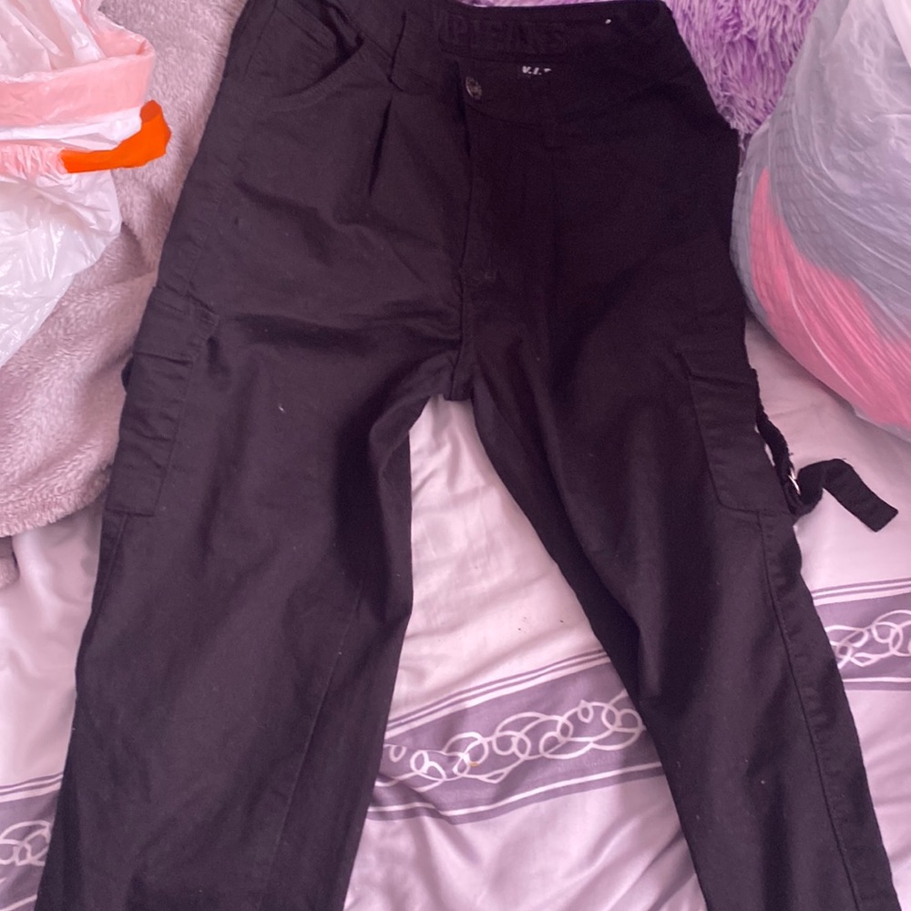 I’m selling some black cargos